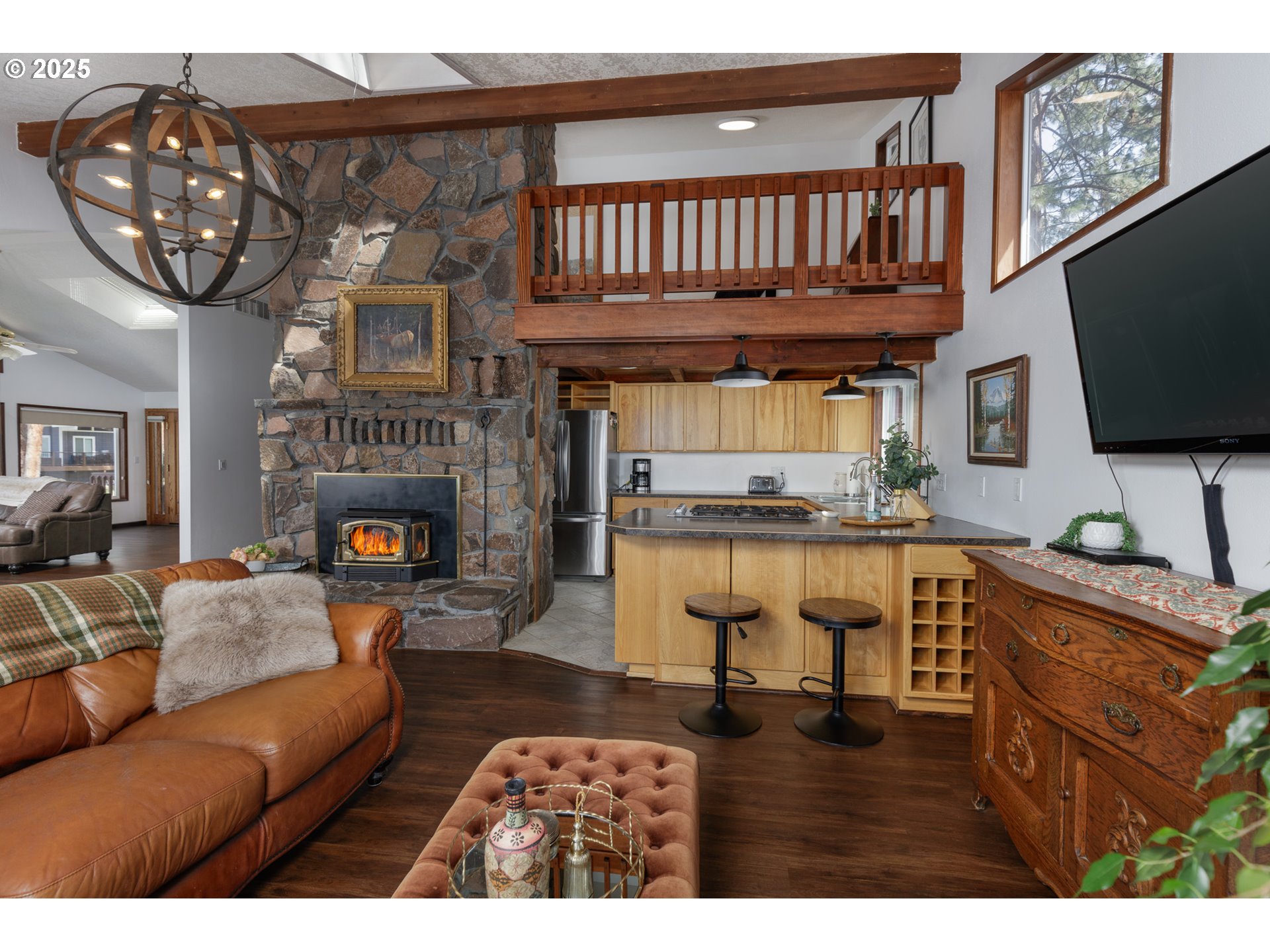 112 North Sentosa Lake Road Tygh Valley, OR 97063 - Photo 7 of 46