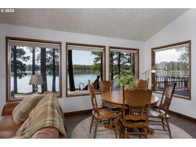 $1,196,000 | 112 North Sentosa Lake Road, Tygh Valley, OR 97063