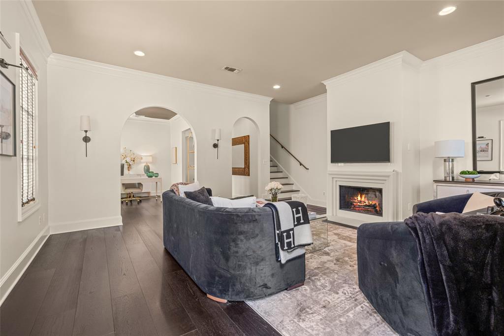 3633 Crestline Road Fort Worth, TX 76107 - Photo 2 of 28 Gallery Image 2