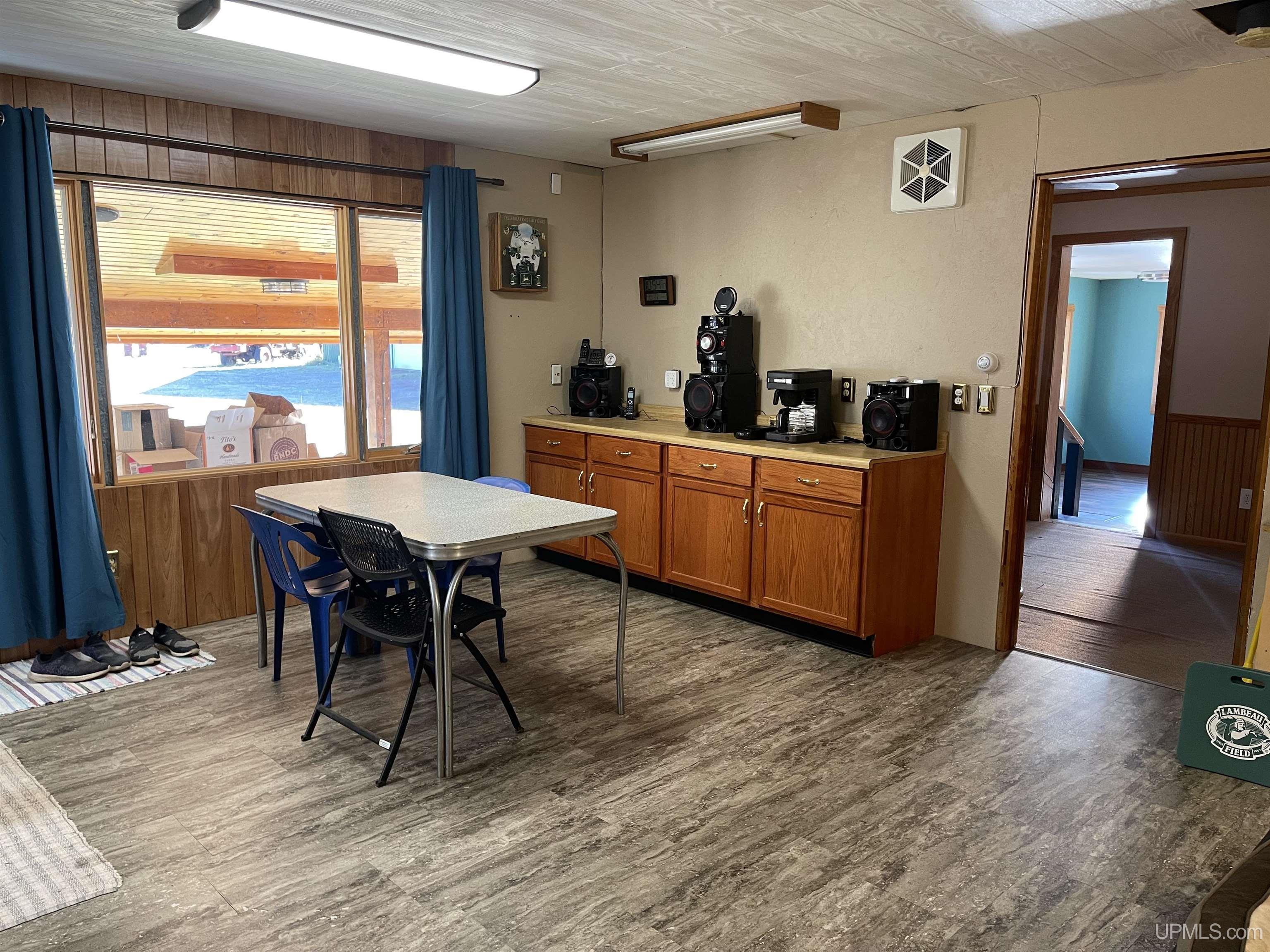 E3233 Lake Road Ironwood, MI 49938 - Photo 8 of 59
