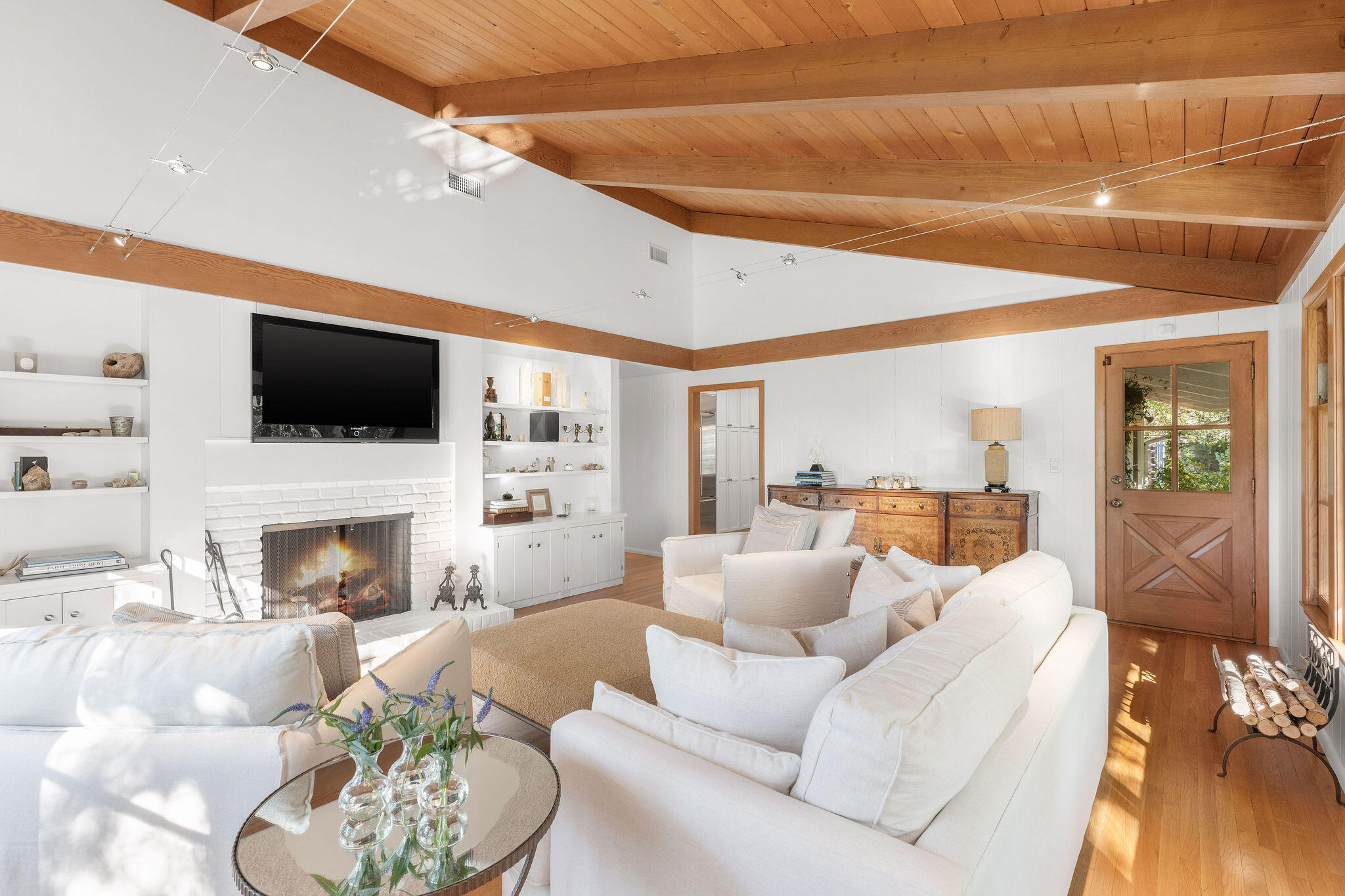 1816 Gibraltar Road Santa Barbara, CA 93105 - Photo 9 of 46 9