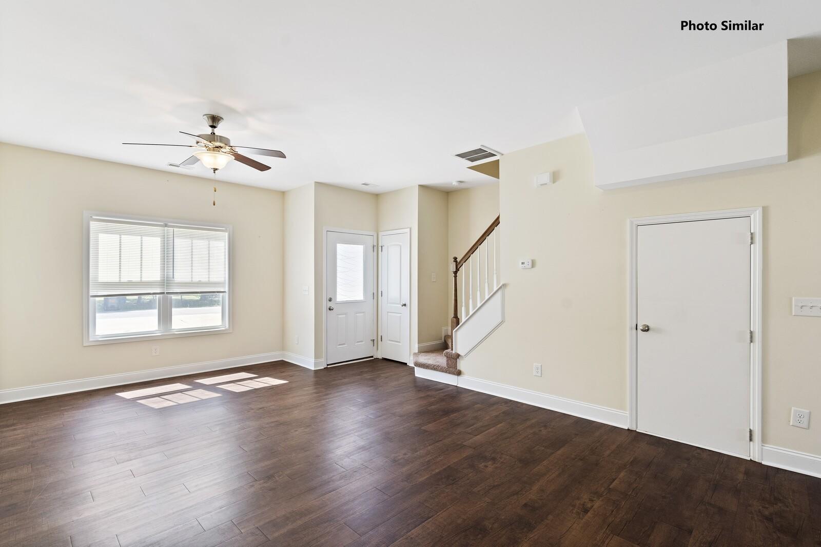 511 North Green Street Holly Ridge, NC 28445 - Photo 5 of 29 Living Room