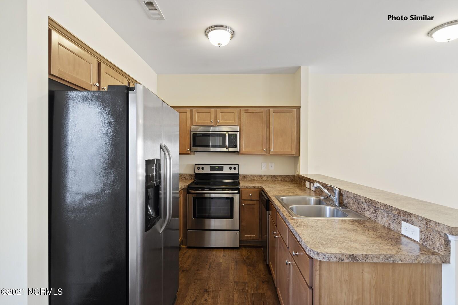 511 North Green Street Holly Ridge, NC 28445 - Photo 7 of 29 Kitchen