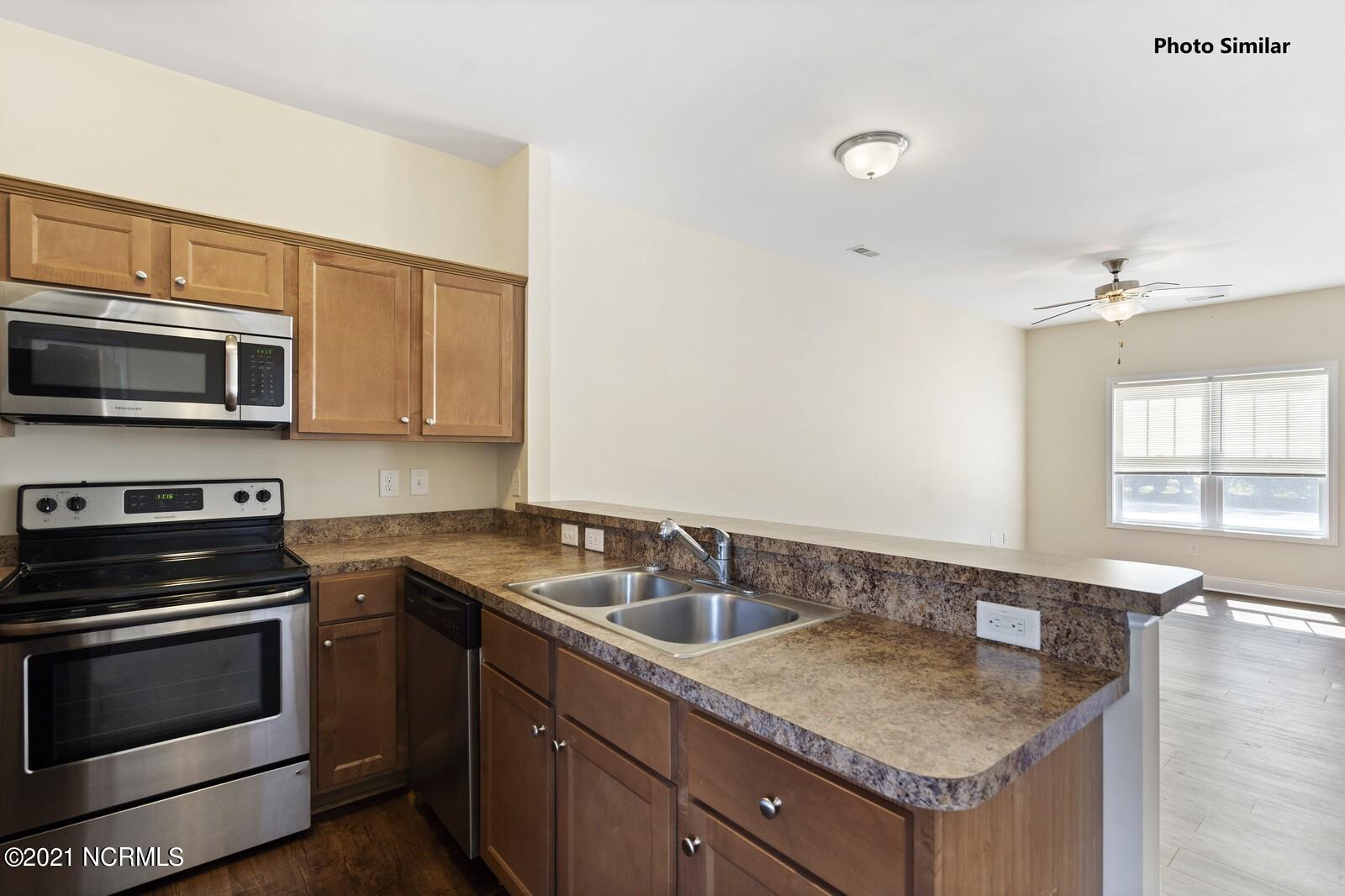 511 North Green Street Holly Ridge, NC 28445 - Photo 8 of 29 Kitchen