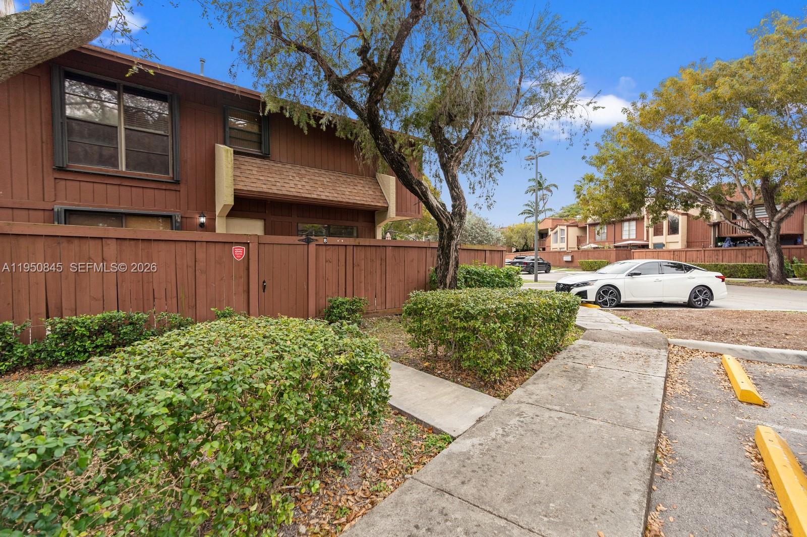 7064 Southwest 114th Place, Unit B Miami, FL 33173 - Photo 30 of 37