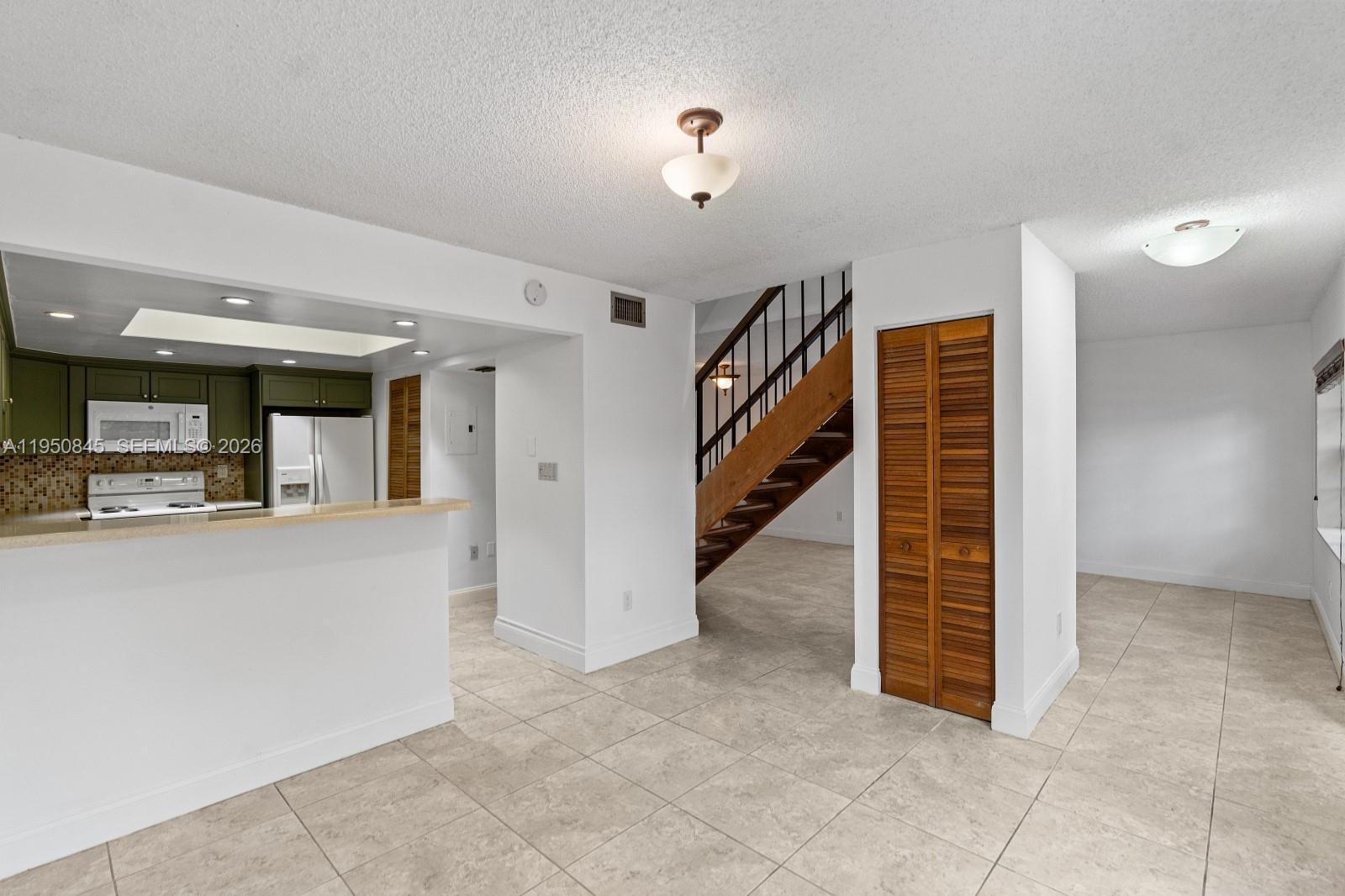 7064 Southwest 114th Place, Unit B Miami, FL 33173 - Photo 3 of 37