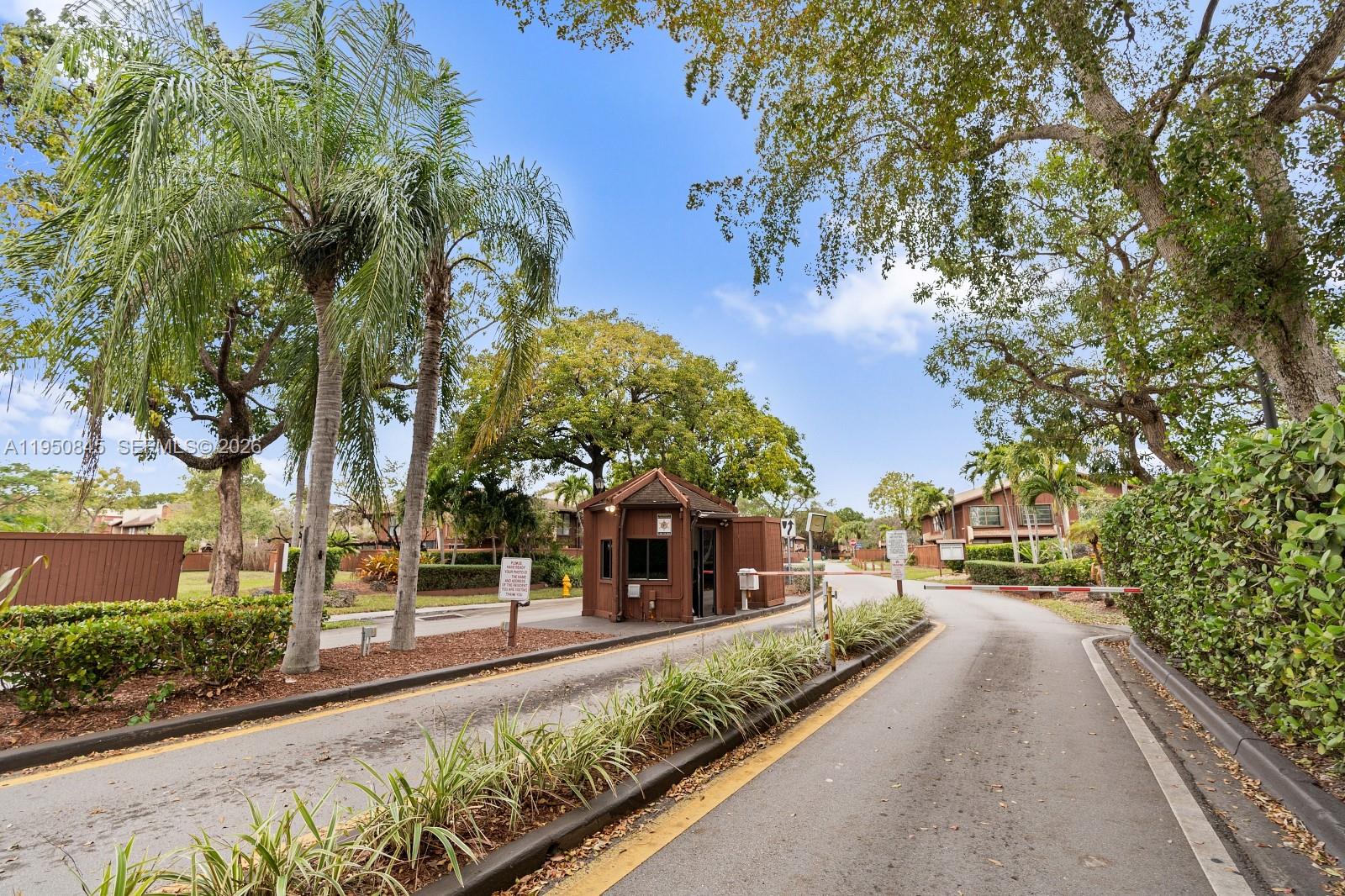 7064 Southwest 114th Place, Unit B Miami, FL 33173 - Photo 32 of 37