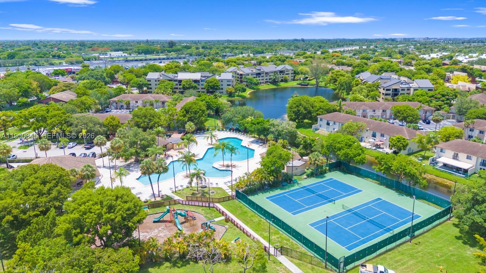 7064 Southwest 114th Place, Unit B Miami, FL 33173 - Photo 32 of 36