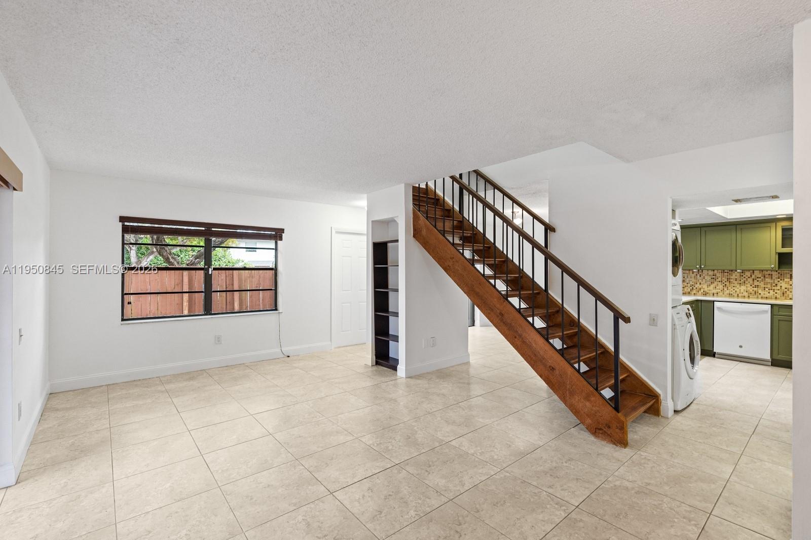 7064 Southwest 114th Place, Unit B Miami, FL 33173 - Photo 4 of 37