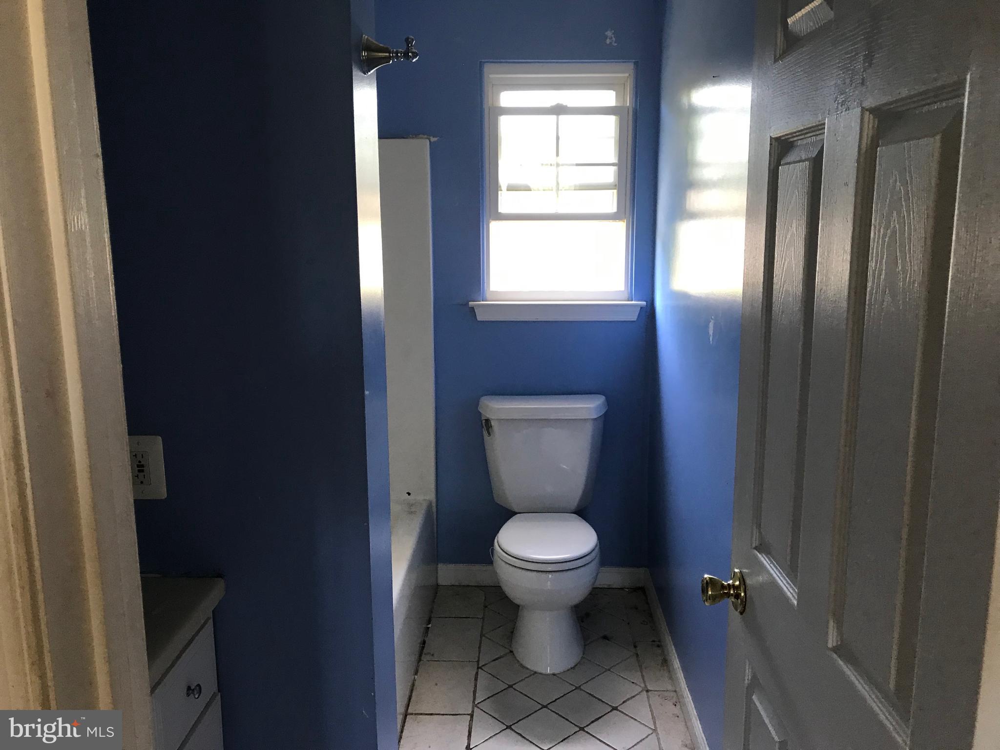 18 Almond Road Burlington, NJ 08016 - Photo 8 of 25 Gallery Image 8