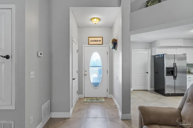 a view of livingroom with furniture
