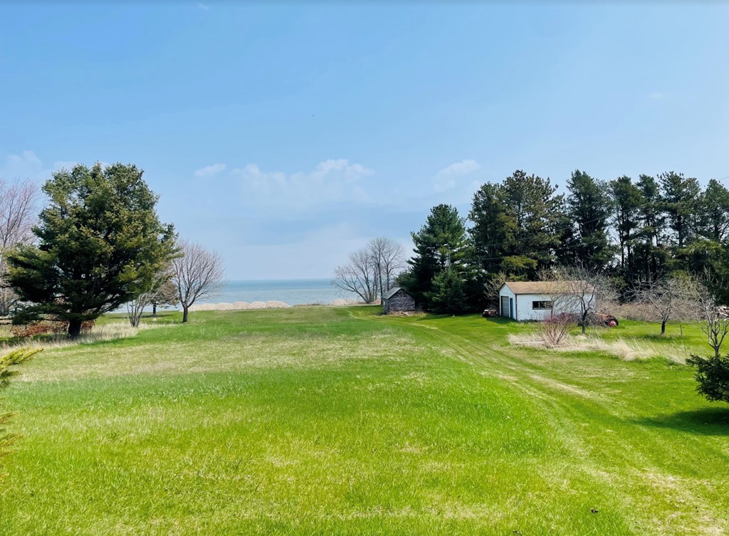 13105 Lakeshore Road Two Rivers, WI 54241 - Photo 4 of 9