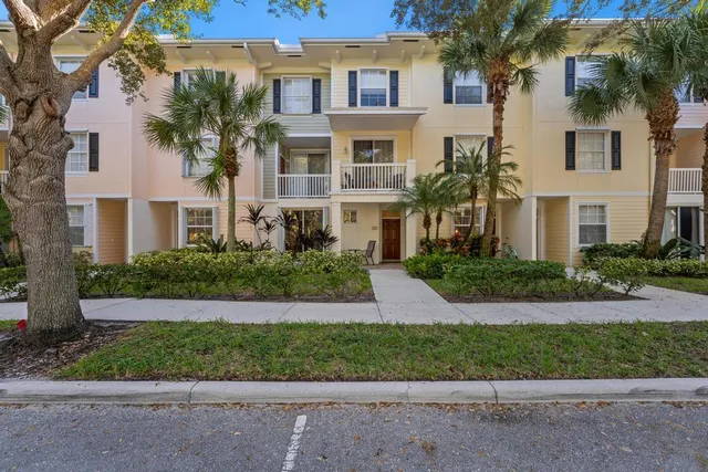 $395,000 | 125 Galicia Way, Unit 102, Jupiter, FL 33458