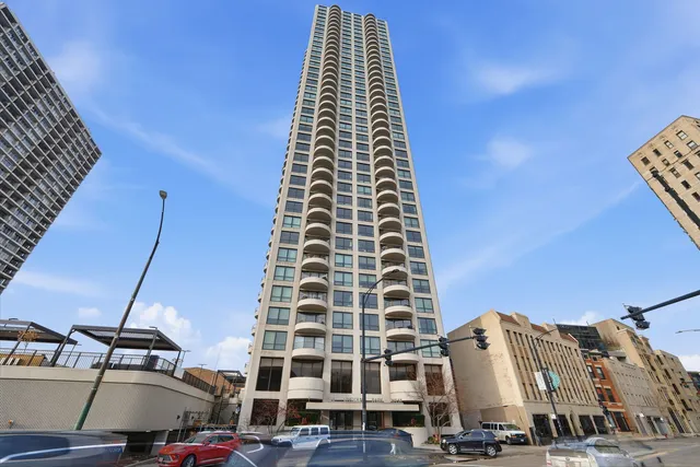 $2,500 | 2020 North Lincoln Park West, Unit 19C, Chicago, IL 60614
