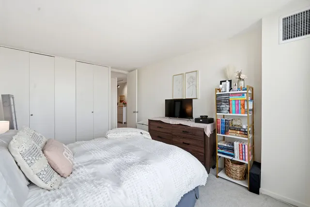 $2,500 | 2020 North Lincoln Park West, Unit 19C, Chicago, IL 60614