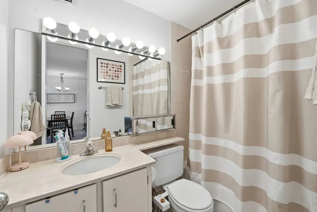 $2,500 | 2020 North Lincoln Park West, Unit 19C, Chicago, IL 60614