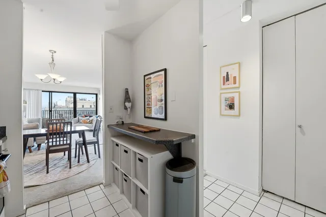 $2,500 | 2020 North Lincoln Park West, Unit 19C, Chicago, IL 60614