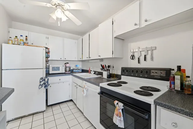 $2,500 | 2020 North Lincoln Park West, Unit 19C, Chicago, IL 60614