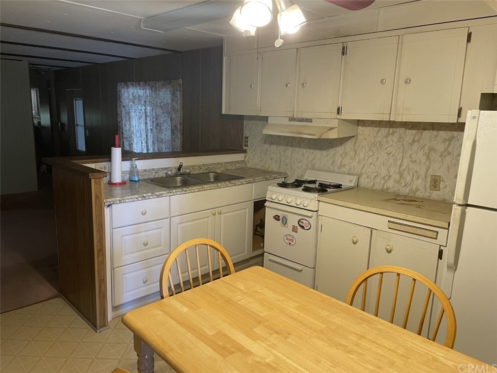 950 California Street Calimesa, CA 92320 - Photo 8 of 14