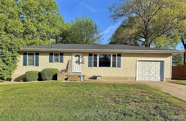 $225,000 | 2109 Easy Street, Highland, IL 62249