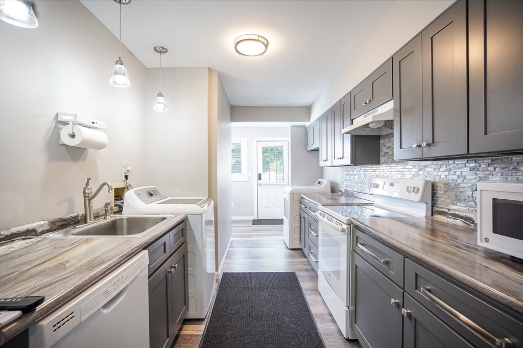 82 Mitchell Drive, Unit 82 Chicopee, MA 01022 - Photo 11 of 16
