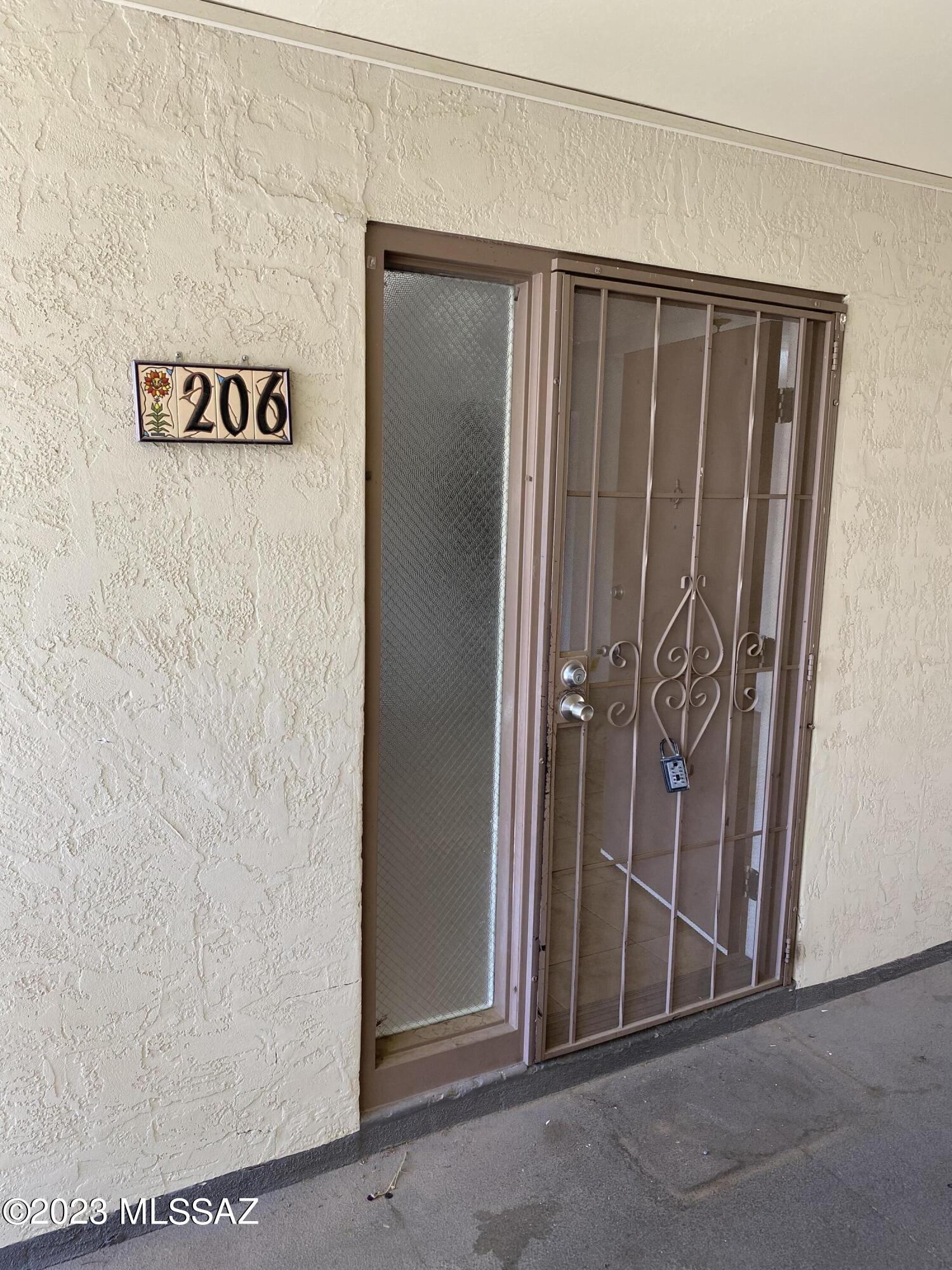 625 South Prudence Road, Unit 206 Tucson, AZ 85710 - Photo 2 of 18