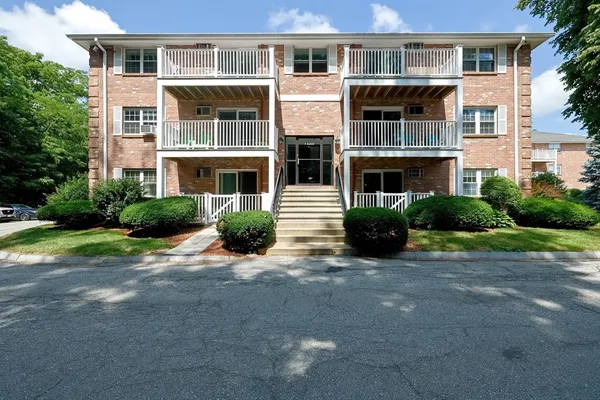 $180,000 | 7 Karen Circle, Unit 4, Billerica, MA 01821