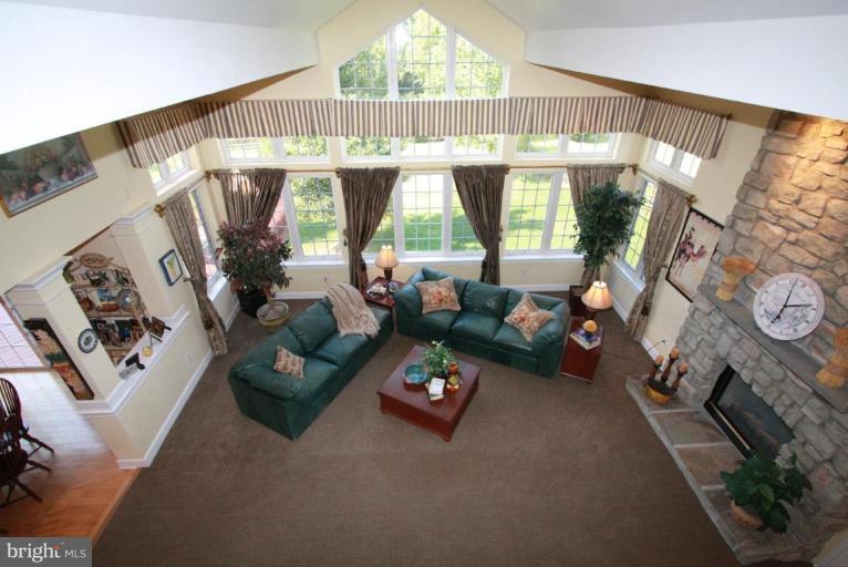 10406 Grey Fox Road Potomac, MD 20854 - Photo 11 of 30 View of Great Room from back stair case.