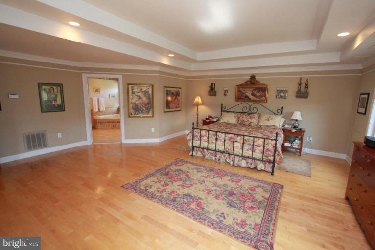 10406 Grey Fox Road Potomac, MD 20854 - Photo 14 of 30 Master Bedroom
