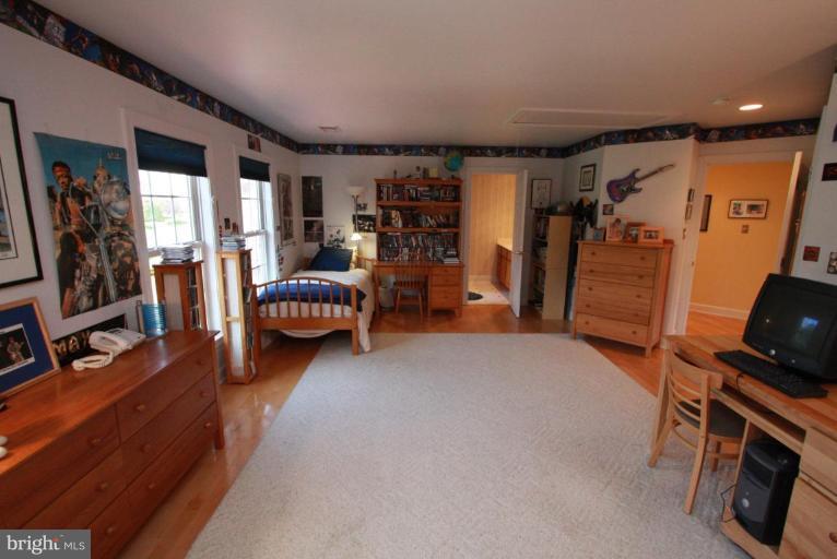 10406 Grey Fox Road Potomac, MD 20854 - Photo 17 of 30 Bedroom #2