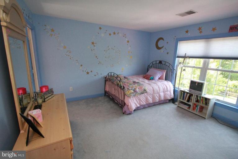 10406 Grey Fox Road Potomac, MD 20854 - Photo 18 of 30 Bedroom #3