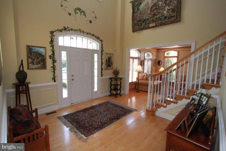 10406 Grey Fox Road Potomac, MD 20854 - Photo 21 of 30 Entrance / Foyer
