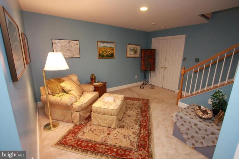10406 Grey Fox Road Potomac, MD 20854 - Photo 22 of 30 Landing