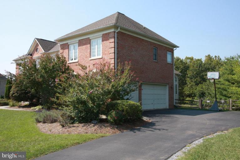 10406 Grey Fox Road Potomac, MD 20854 - Photo 25 of 30 Garage 1