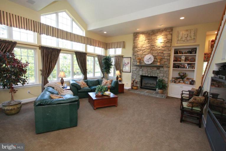 10406 Grey Fox Road Potomac, MD 20854 - Photo 9 of 30 Great Room