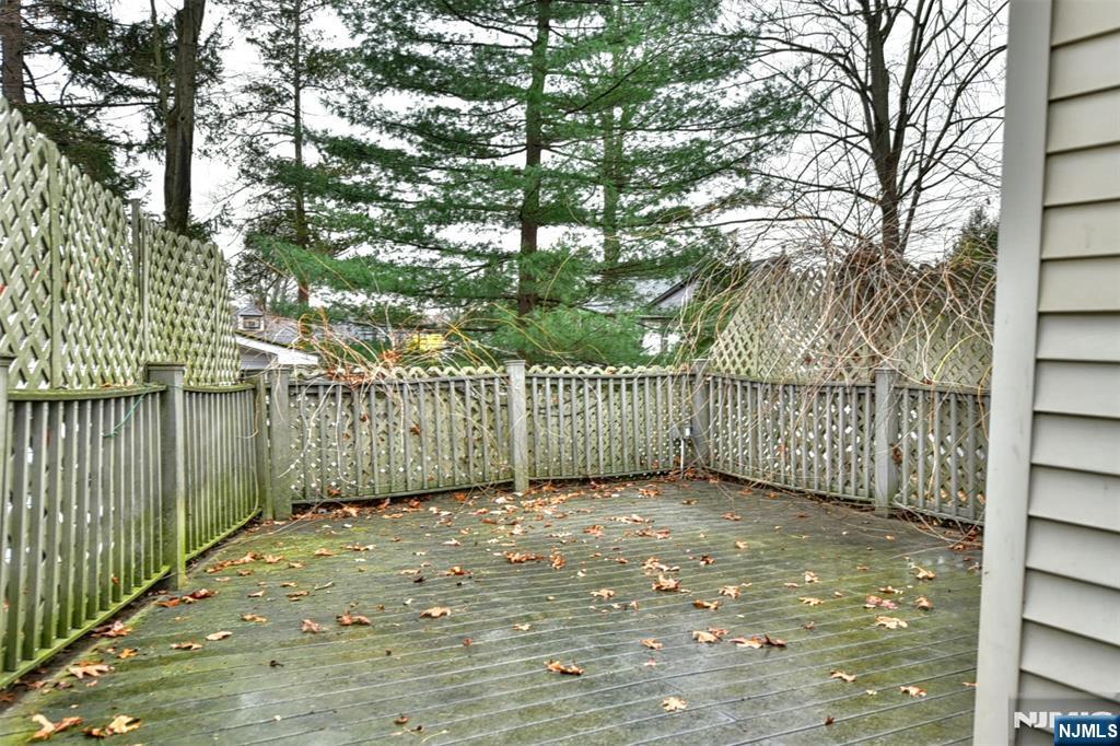 34 Summit Avenue Waldwick, NJ 07463 - Photo 13 of 16