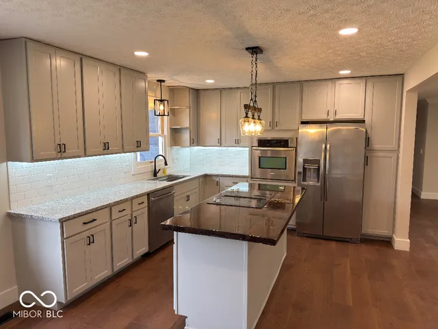 $615,000 | 2004 Terrace Lane, Lebanon, IN 46052