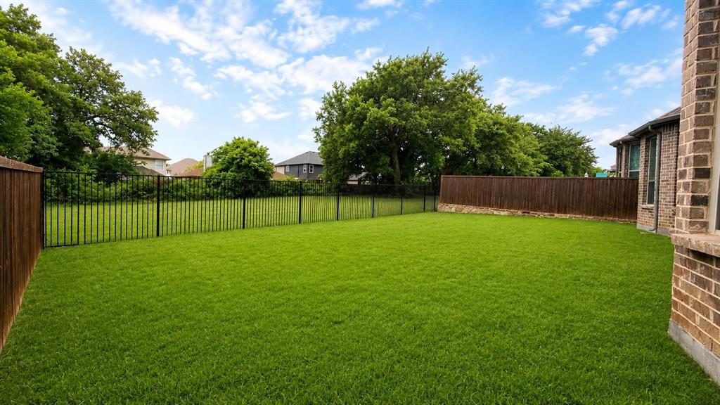 912 Fallbrook Avenue Denton, TX 76210 - Photo 26 of 26 a view of a backyard
