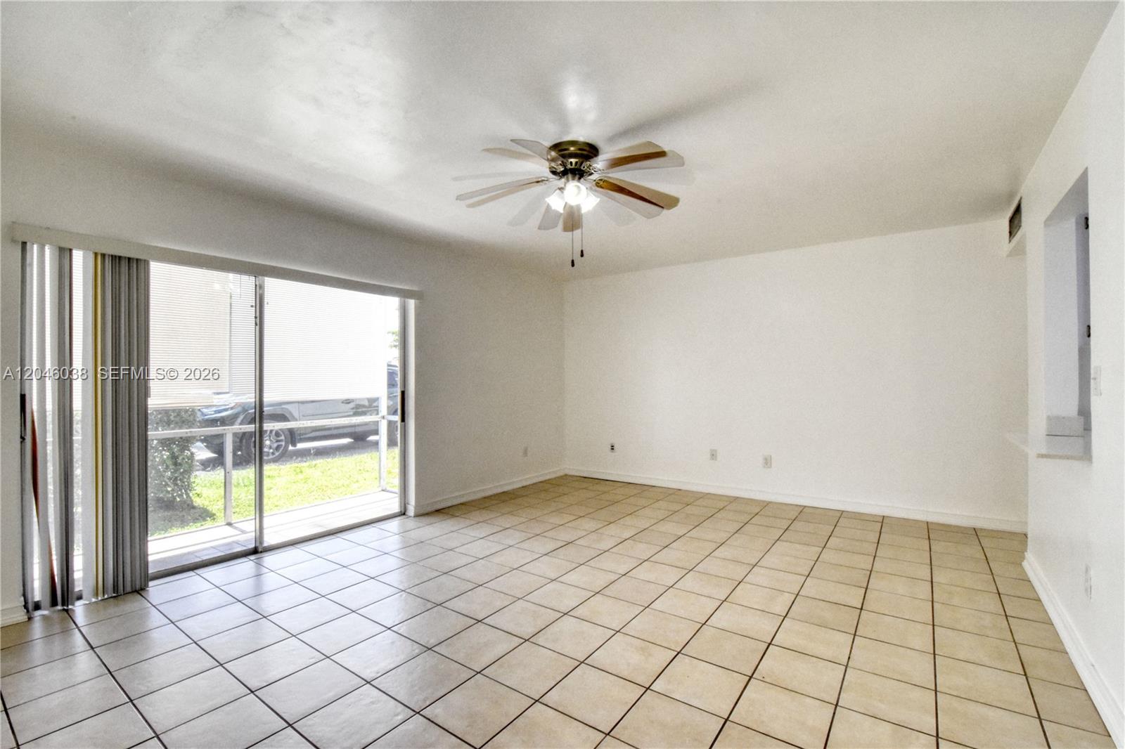 10387 North Kendall Drive, Unit R2 Miami, FL 33176 - Photo 4 of 12 Living Room