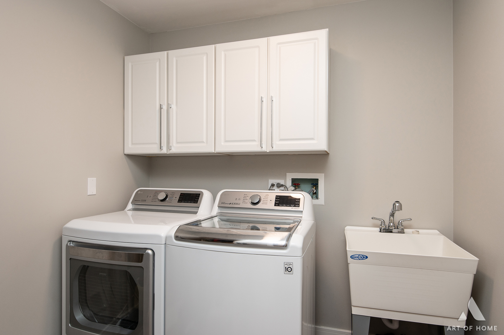 10646 Golf Road Orland Park, IL 60462 - Photo 29 of 55 a utility room with dryer and washer