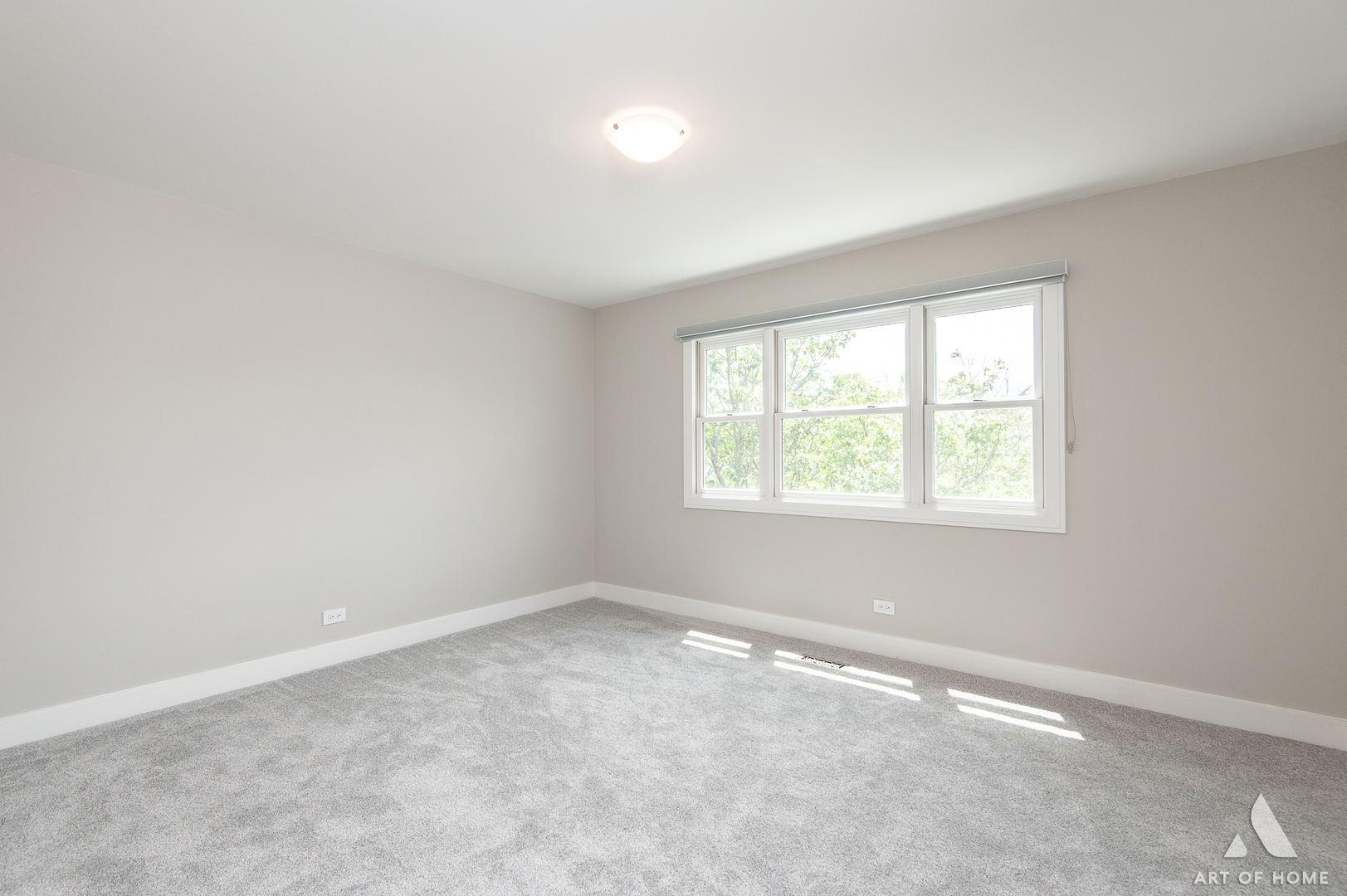 10646 Golf Road Orland Park, IL 60462 - Photo 40 of 55 an empty room with a window