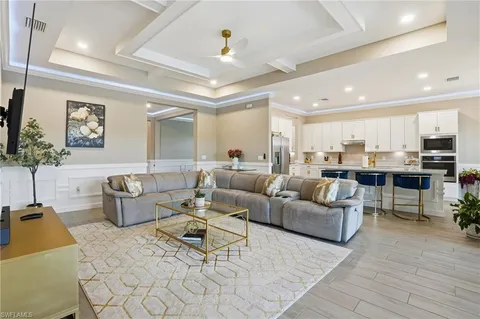 $699,998 | 17120 Serengeti Circle, Alva, FL 33920