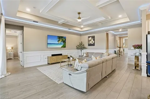 $699,998 | 17120 Serengeti Circle, Alva, FL 33920