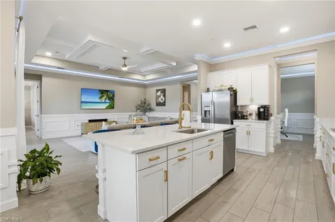 $699,998 | 17120 Serengeti Circle, Alva, FL 33920