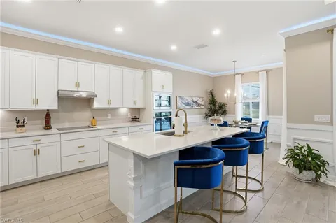 $699,998 | 17120 Serengeti Circle, Alva, FL 33920