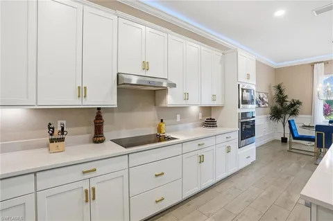 $699,998 | 17120 Serengeti Circle, Alva, FL 33920