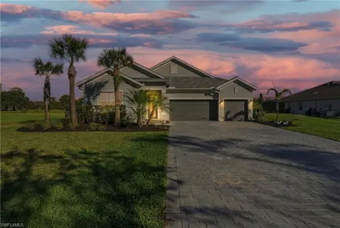 $699,998 | 17120 Serengeti Circle, Alva, FL 33920
