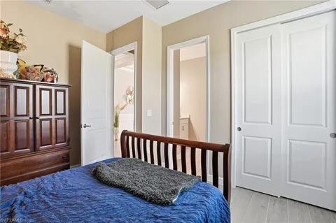 $699,998 | 17120 Serengeti Circle, Alva, FL 33920