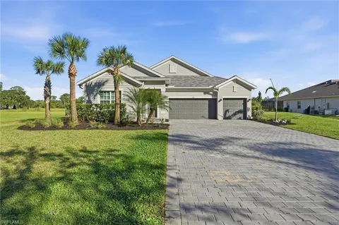 $699,998 | 17120 Serengeti Circle, Alva, FL 33920