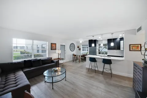 $194,000 | 21 Normandy A, Delray Beach, FL 33484